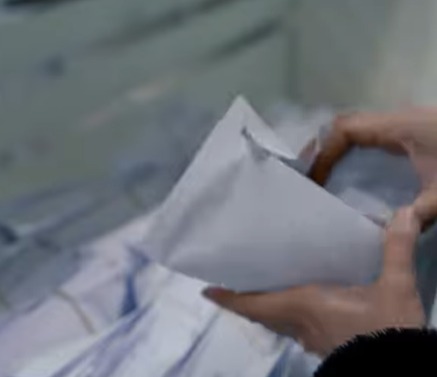 توزيع المساعدات العينية والنقدية للعلائلات المعتمدة بناءً على معايير الاحتياج عن الشهر "1" كانون الثاني لعام 2026